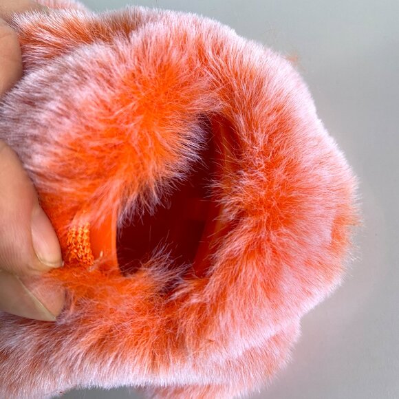 Bath & Body Works Fox Pom Pocketbac Hand Gel Holder NWT Fuzzy Fur Winter Fox - Picture 4 of 6